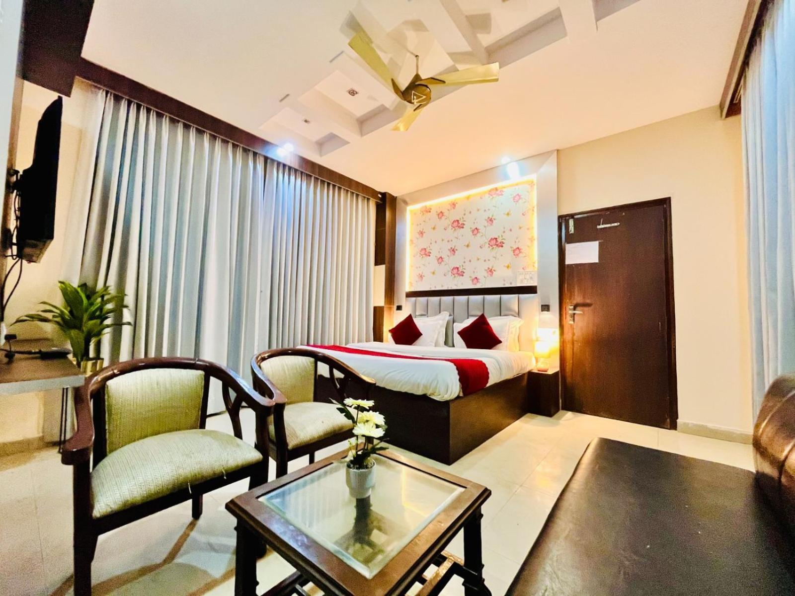 Hotel Ramawati Near Ganga Ghat Haridwār Zewnętrze zdjęcie