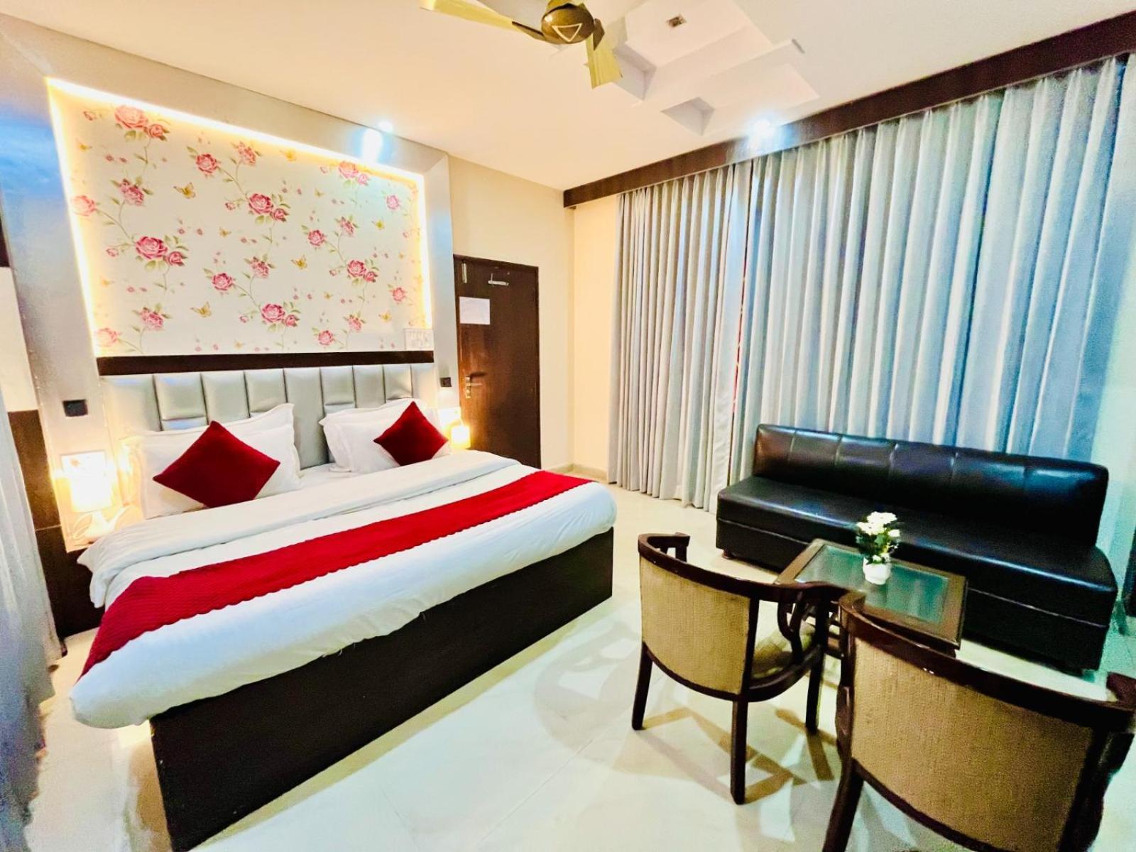 Hotel Ramawati Near Ganga Ghat Haridwār Zewnętrze zdjęcie